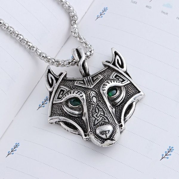 Collar de cabeza de lobo estilo vikingo con ojos de cristal