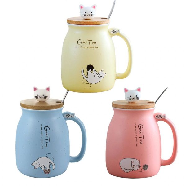 Hermosas tazas de colores con ilustraciones de gatitos, hechas en cerámica con tapa de madera